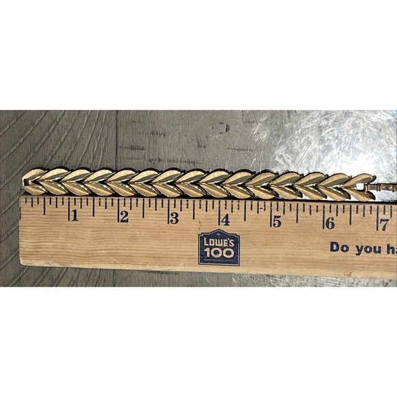 Crown Trifari Gold Tone Petal Bracelet Mid Century MCM - Picture 7 of 7